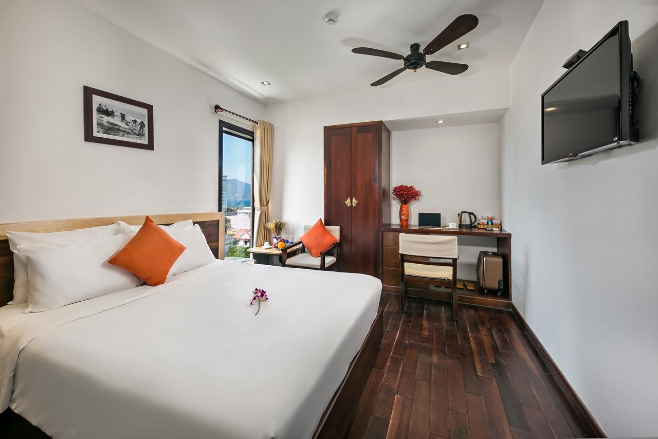 Sea Flower Hotel Da Nang Bagian luar foto