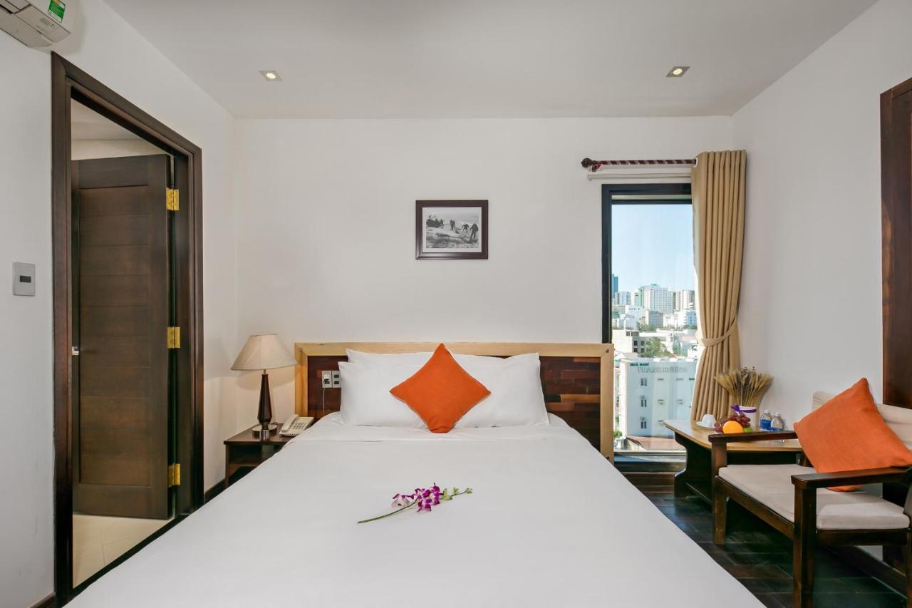 Sea Flower Hotel Da Nang Bagian luar foto