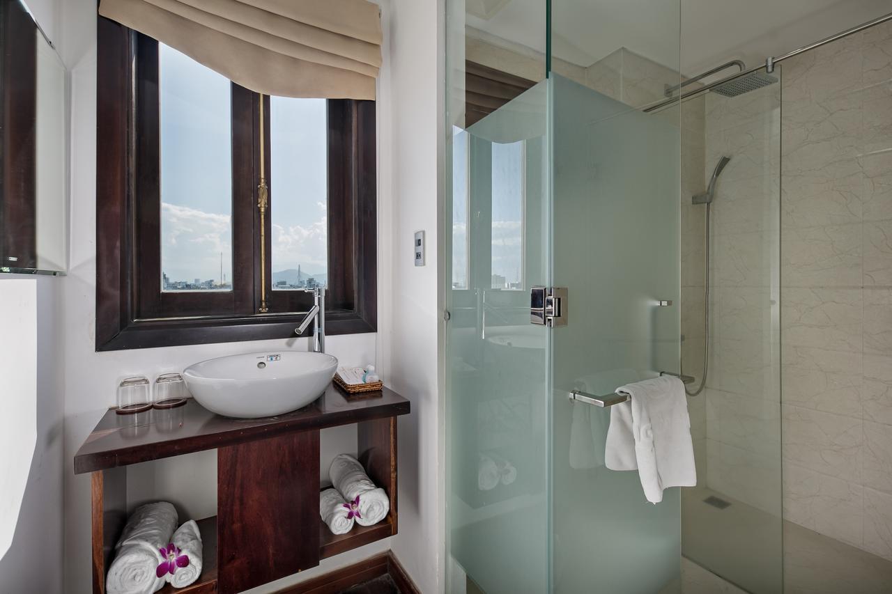 Sea Flower Hotel Da Nang Bagian luar foto