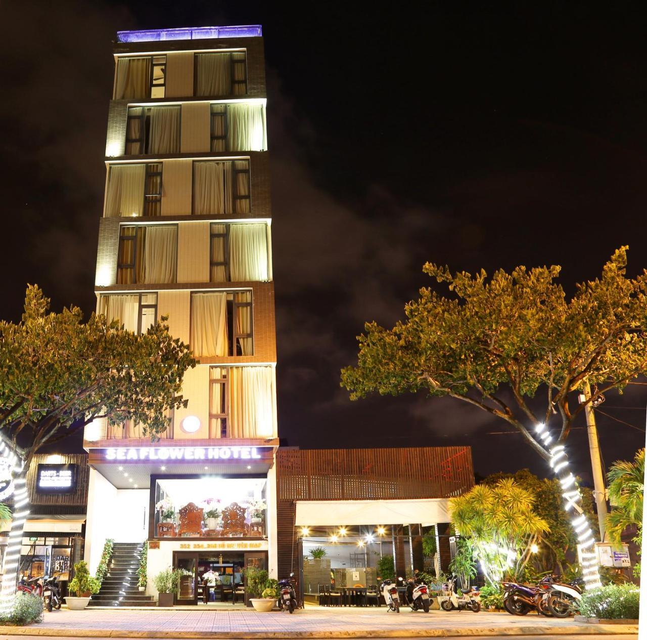 Sea Flower Hotel Da Nang Bagian luar foto